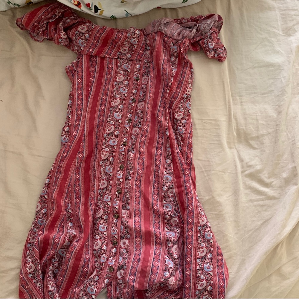 super cute off the shoulder sundress!